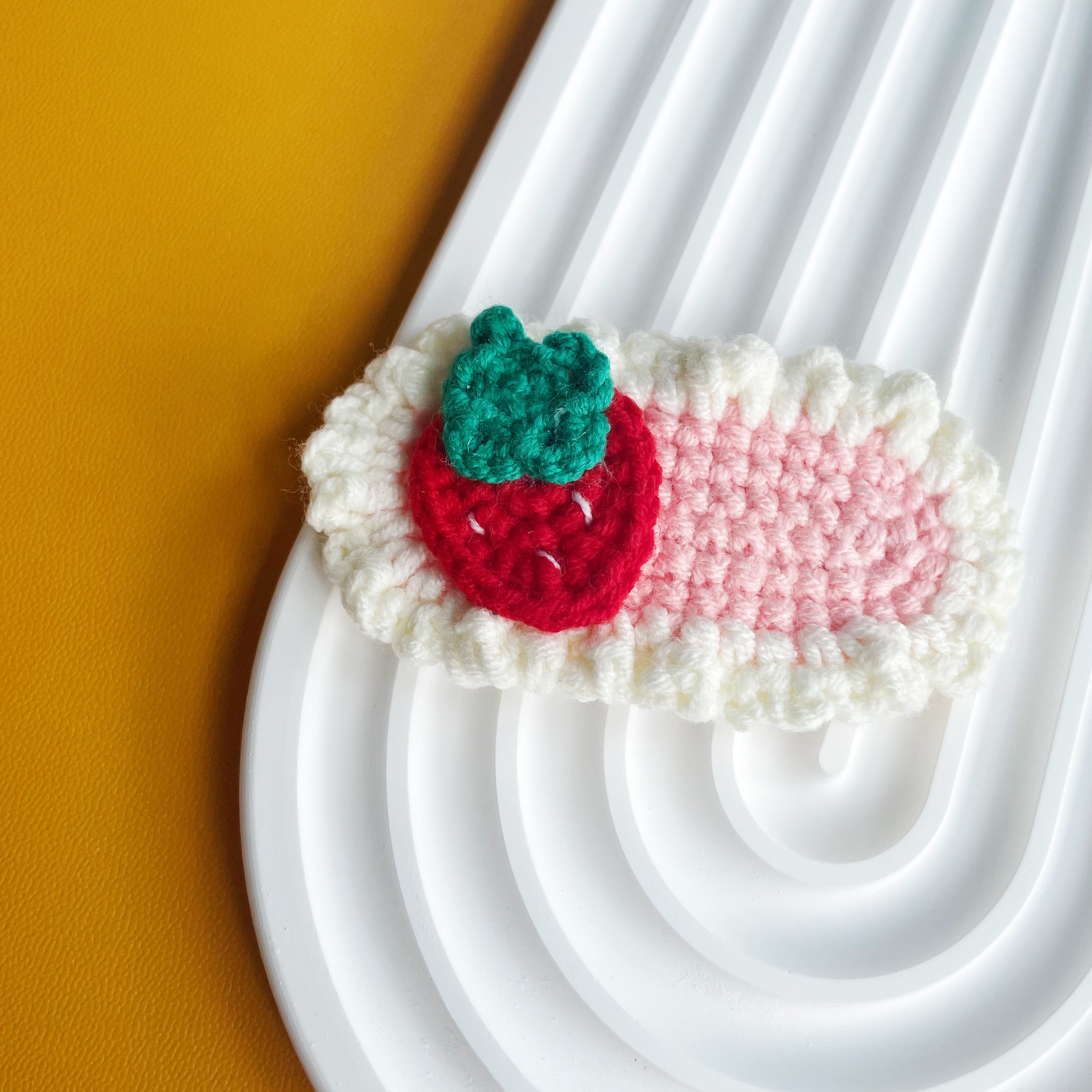 Strawberry Cream Hairclip